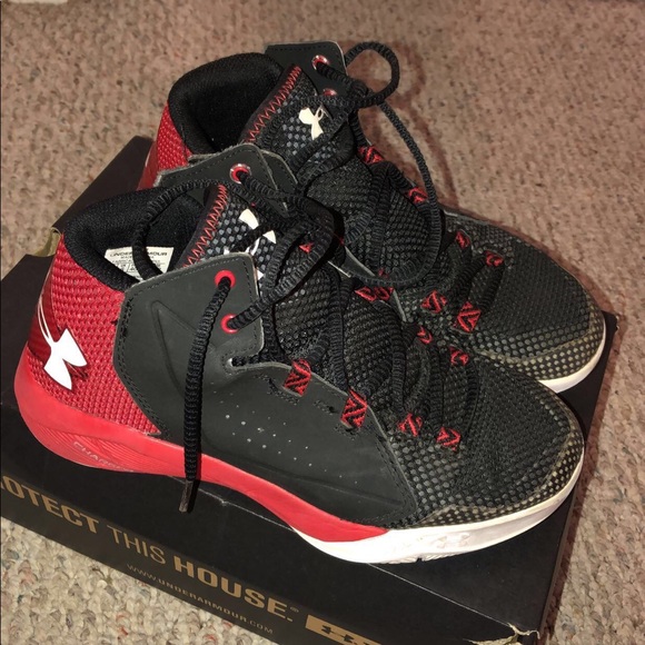 under armor basketball shoes - Picture 2 of 3